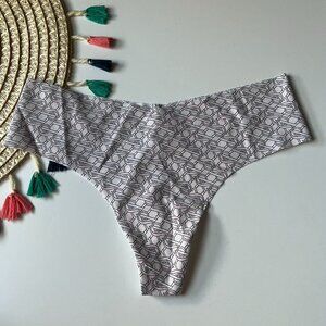 Victoria's Secret No Show Thong Panty Grey Lilac Woven Vs Lockup Large NEW